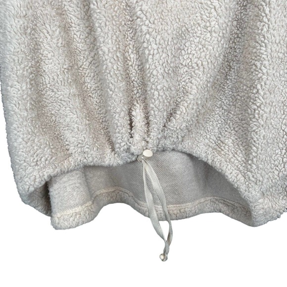 Urban Outfitters Tilly Cozy Faux Fur V Neck Cropped Hoodie Women's Medium - Picture 7 of 11